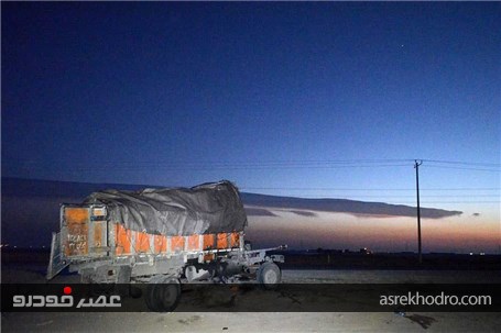 عاقبت کامیون پس از تصادف با نیسان آبی در جاده مشهد- نیشابور