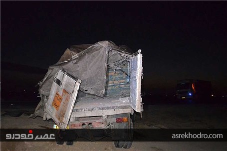 عاقبت کامیون پس از تصادف با نیسان آبی در جاده مشهد- نیشابور