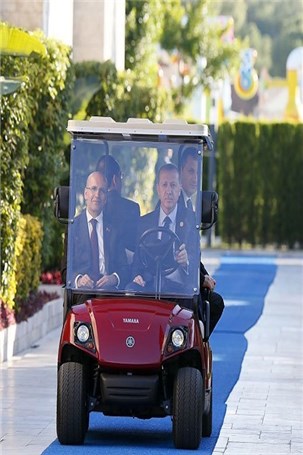 رانندگی اردوغان با اتومبیل گلف خاص