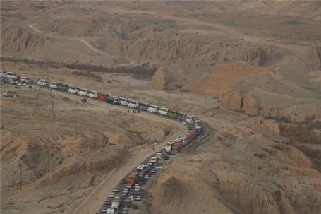 ترافیک در مسیر ایلام- مهران نیمه سنگین است