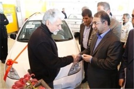 واگذاری خودروهای طرح فروش ۲۵ میلیونی سایپا از اصفهان آغاز شد
