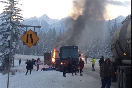 حریق یک اتوبوس در دل برف!