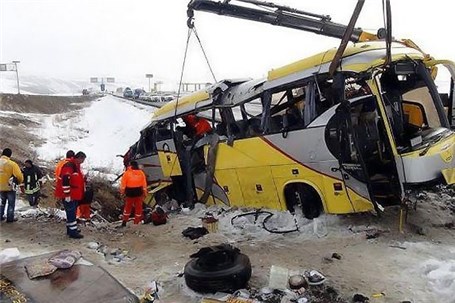 واژگونی اتوبوس در محورساوه-بویین زهرا یک کشته و۲۰زخمی برجاگذاشت