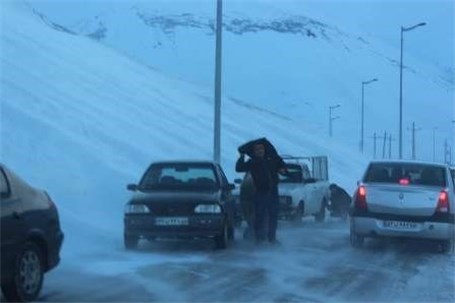 کولاک و مه در برخی از جاده های زنجان حاکم شده است