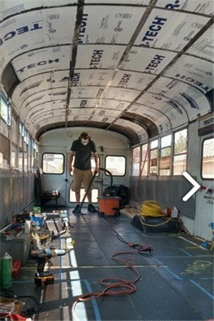 مراحل تبدیل اتوبوس قدیمی به خانه رویایی
