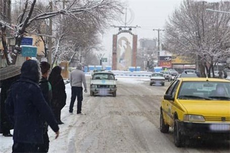 بارش برف و ترافیک در دو استان