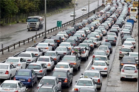 ترافیک در آزادراه تهران-کرج-قزوین و محورچالوس سنگین است