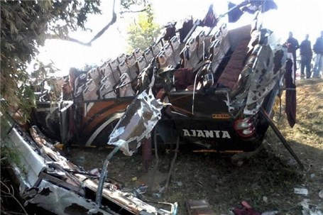 کشته در واژگونی اتوبوس مهمانان عروسی در هند