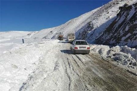 بارش برف در ارتفاعات کرج ـ چالوس