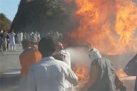 نقص فنی خودرو پمپ بنزین کلات سرباز در سیستان و بلوچستان را به آتش کشید