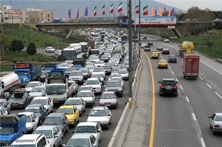 ترافیک در آزادراه تهران - کرج سنگین است