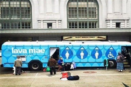 حمام اتوبوسی برای بی‌خانمان‌ها