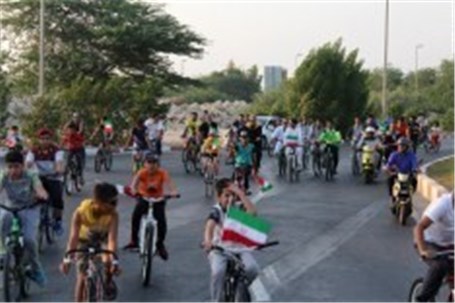 همایش ۱۰ هزار نفری دوچرخه سواری در بناب برگزار شد