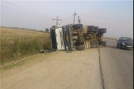 واژگونی دو کامیون در جاده مرگ