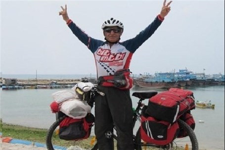 دوچرخه‌سوار ایرانی کرانه شمالی خلیج فارس را رکاب زد