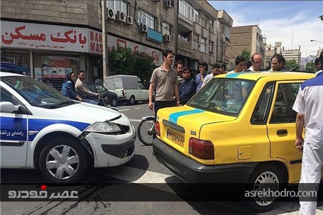 تصادف تاکسی با خودرو پلیس راهنمایی و رانندگی + تصاویر
