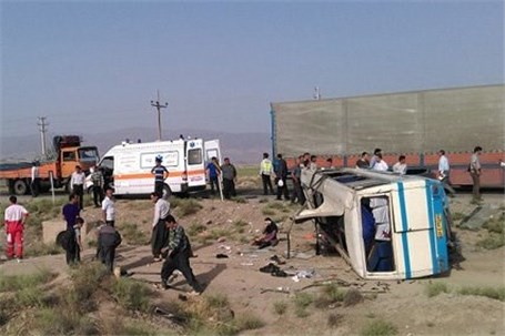یک کشته و ۲۶ زخمی در سانحه برخورد اتوبوس و کامیون در خراسان شمالی
