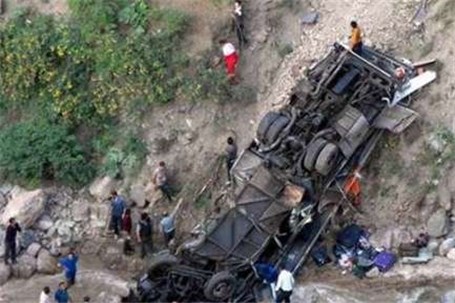 برخورد مرگبار اتوبوس با تریلی در پاکستان