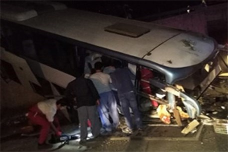 واژگونی اتوبوس در جاده چالوس 15 کشته بر جای گذاشت