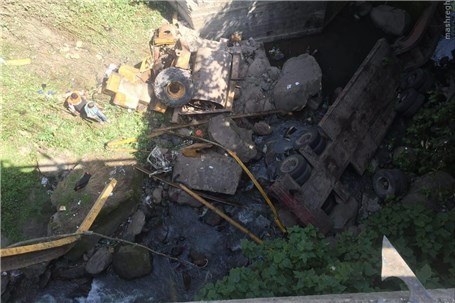 سقوط خودرو در جاده یاسوج سمیرم 2 کشته داشت