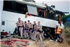 تصادف عجیب اتوبوس گردشگران در کالیفرنیا
