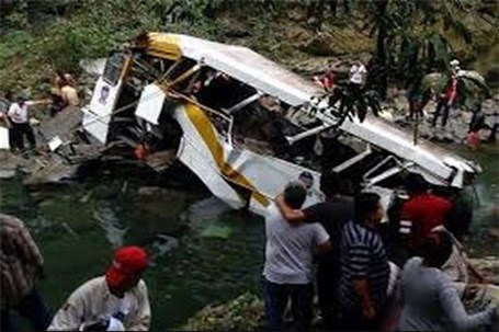 سقوط مرگبار اتوبوس پلیس در پرو
