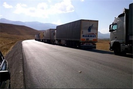 تردد خودروهای سنگین در محور شیراز- رستم ممنوع شد