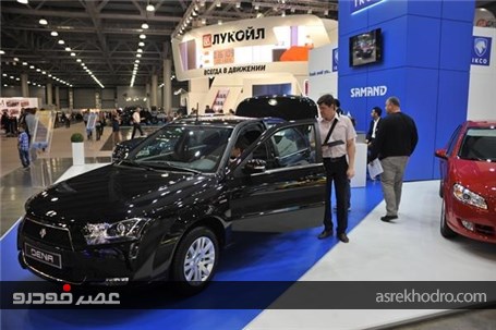 بازدید روس ها از غرفه ایران خودرو در نمایشگاه مسکو