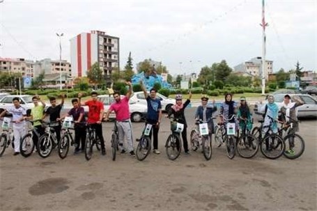 همایش دوچرخه سواری سه شنبه های بدون خودرو در میاندوآب برگزار شد