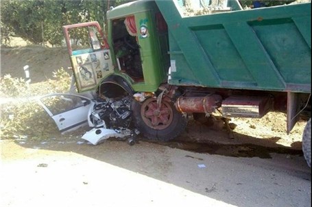 مرگ 3 مسافر زیر چرخ کامیون+عکس