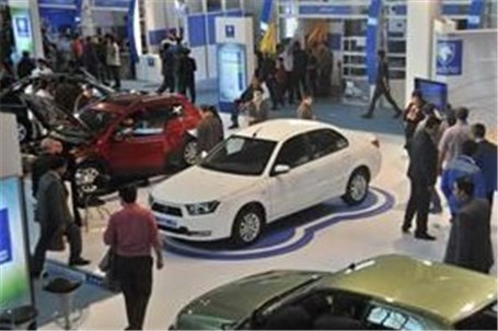نمایش محصولات جدید شرکت ایران خودرو در نمایشگاه تخصصی قزوین
