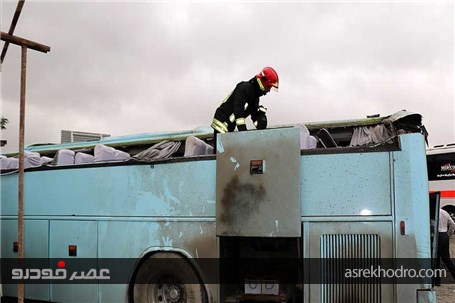 وضعیت اتوبوس و مسافران پس از واژگونی در جاده چناران-مشهد