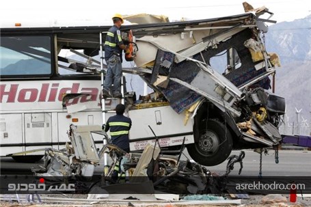 تصادف اتوبوس و کامیون در آمریکا با ۱۳ کشته