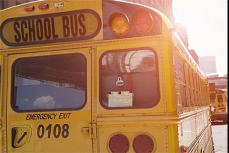 دختر بچه 9 ساله زیر چرخ‌های اتوبوس مدرسه جان داد+عکس