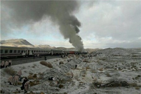 تعداد مصدومان حادثه برخورد دو قطار در سمنان به ۷۰ تن رسید