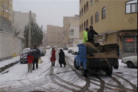 هشدار نسبت به یخ‌زدگی معابر و وقوع ترافیک سنگین در تهران