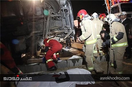 واژگونی مرگبار تریلی ترکیه‌ای در بزرگراه فتح + عکس