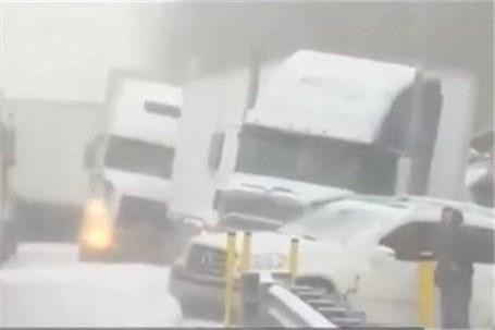 تصادف زنجیره ای 60 خودرو در بارش برف