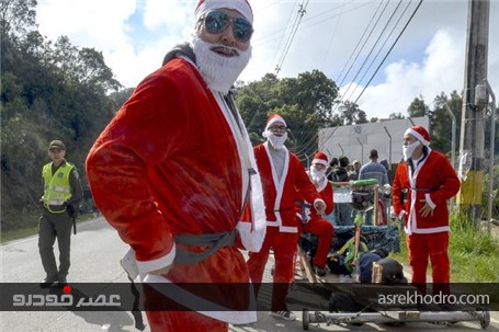 مراسم عجیب کریسمس سوار بر خودروهای دست ساز