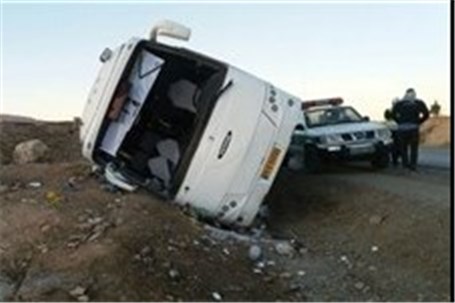واژگونی اتوبوس خط واحد شیراز ١٣ مصدوم بر جای گذاشت
