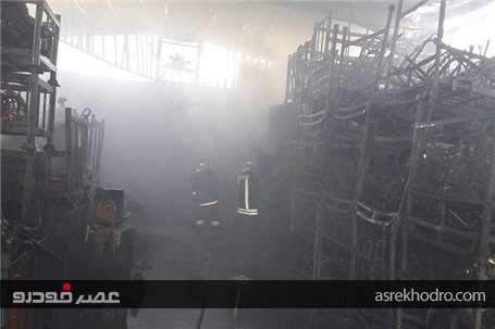 مهار آتش سوزی انبار کارخانه بروجن خودرو + تصاویر