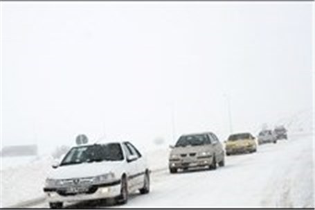 محور بروجرد - اراک به علت بارش شدید برف مسدود شد