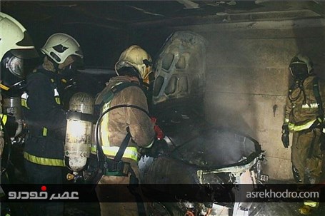 آتش‌گرفتن خودرو ریو در بزرگراه کردستان + تصاویر