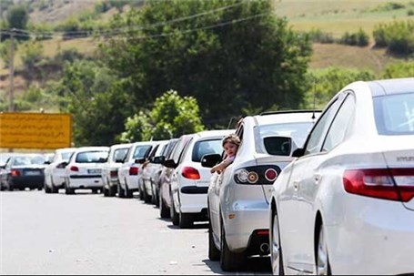 ترافیک در آزاد راه کرج - قزوین و کرج - چالوس نیمه سنگین است