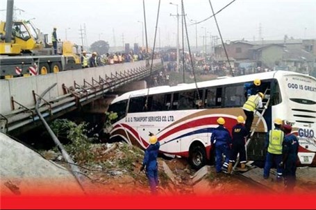 سه کشته و 23 زخمی در سقوط اتوبوس به رودخانه + عکس