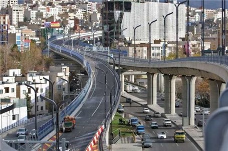 پل های تقاطع بزرگراه های صدر و شهید مدرس مقاوم سازی شد
