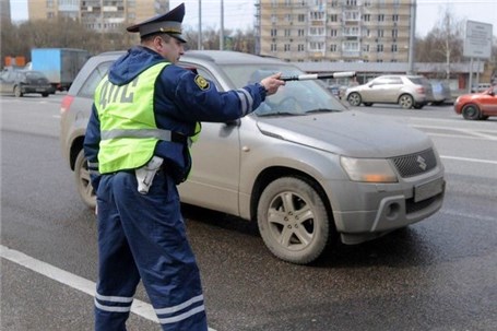 کشیدن سیگار در خودرو و پرخاشگری با پلیس در روسیه جریمه دارد