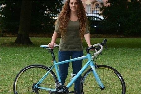 یک زن دوچرخه دزدیده شده‌اش را از دزد دوچرخه دزدید