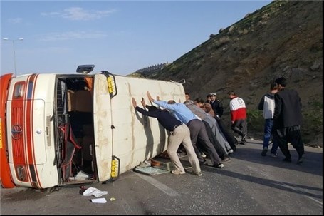 تصادف اتوبوس و تریلی در جاده تبریز