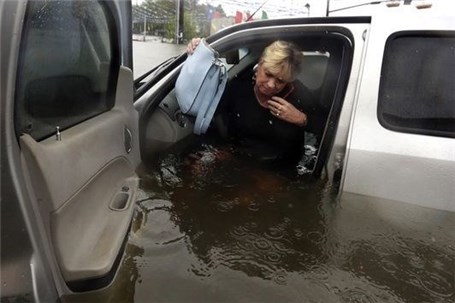 خسارت به 1 میلیون دستگاه خودرو در توفان "هاروی" آمریکا